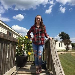 Meet your Posher, Danielle