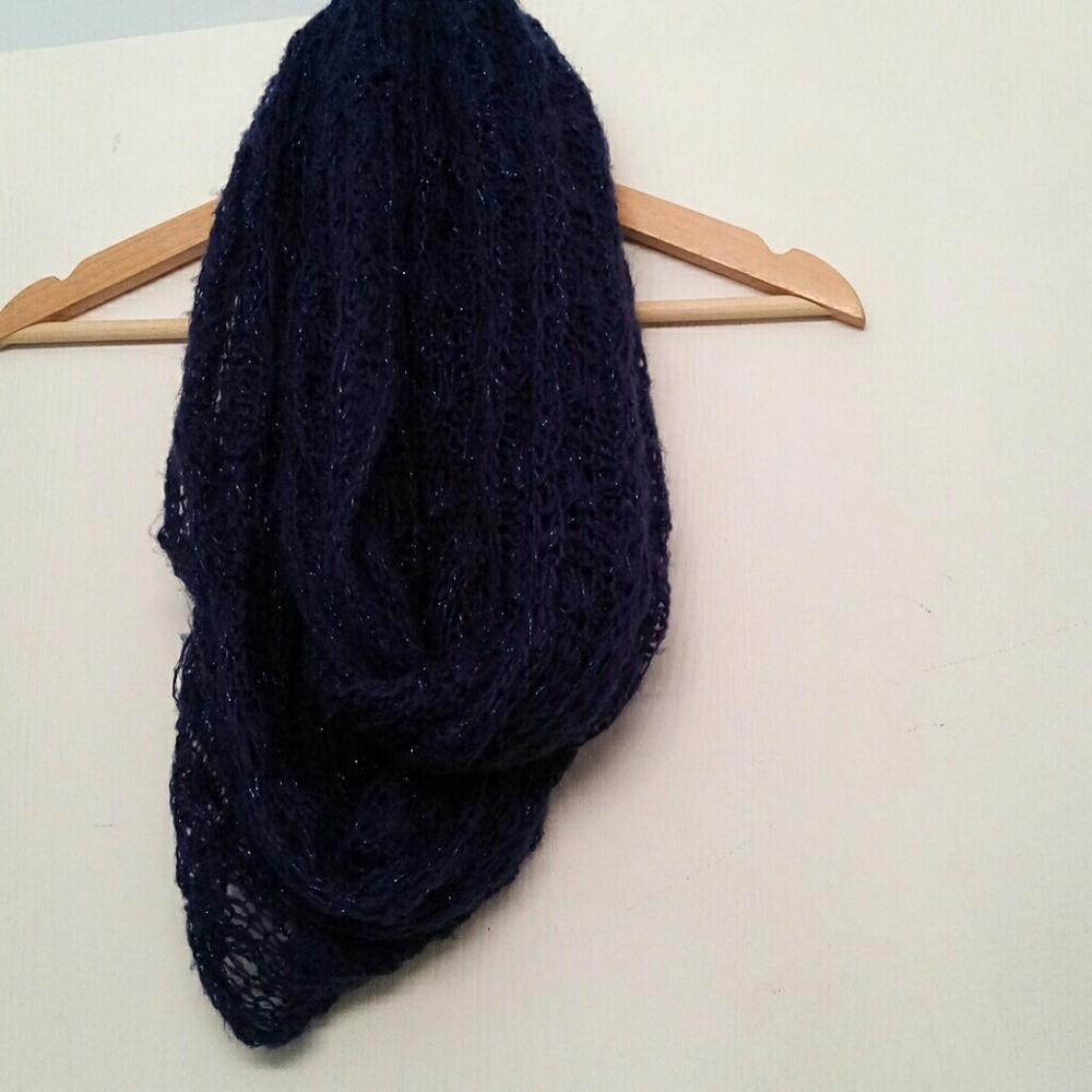 Charming Charlie infinity loop scarf blue sparkle