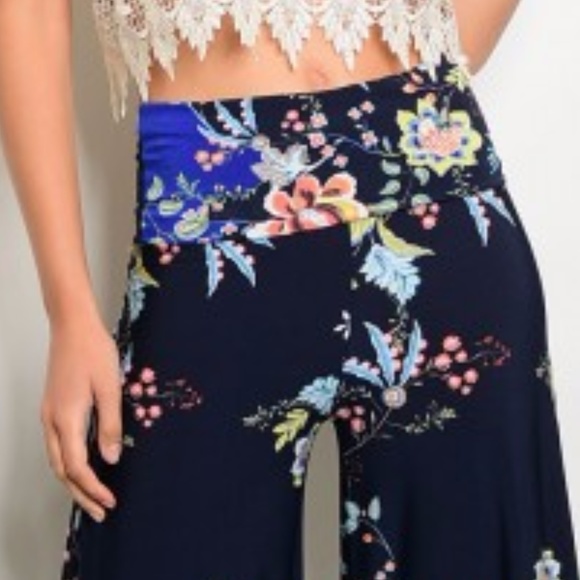 Wide legged pants - Picture 3 of 3