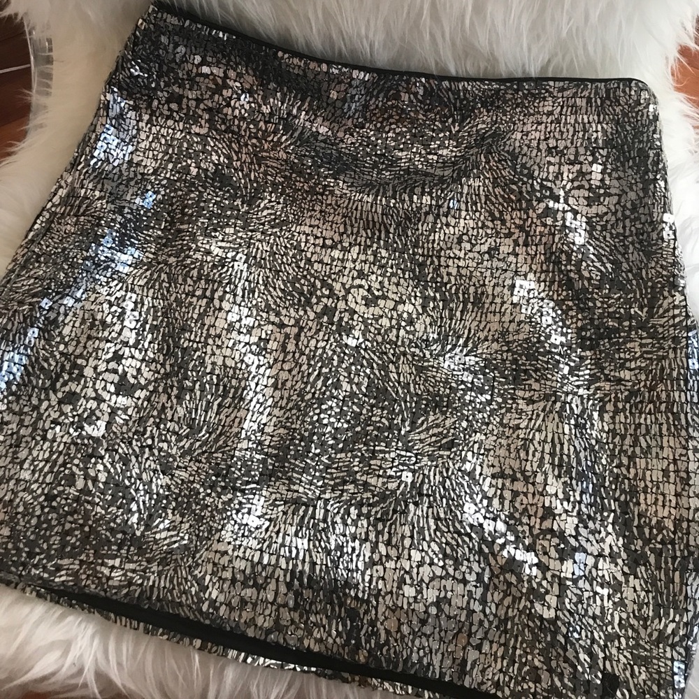 Banana Republic Monogram collection skirt
