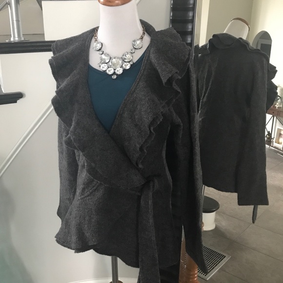 Fenn Wright Manson Sweaters - 💕👏HOST PICK💕👏