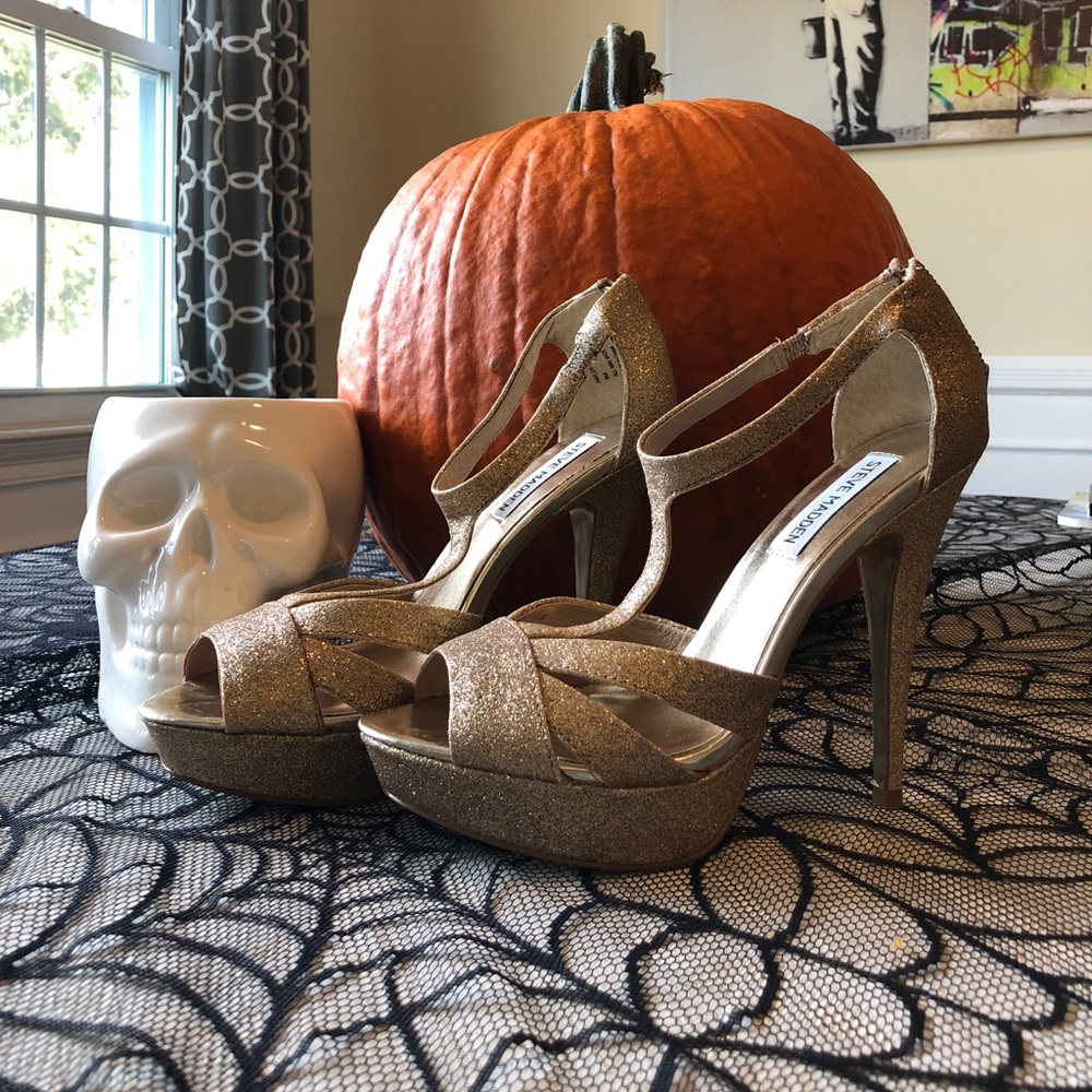 *Brand New* Gold Glitter Steve Madden Heels