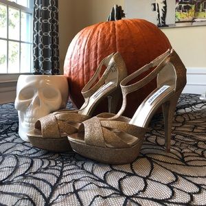*Brand New* Gold Glitter Steve Madden Heels