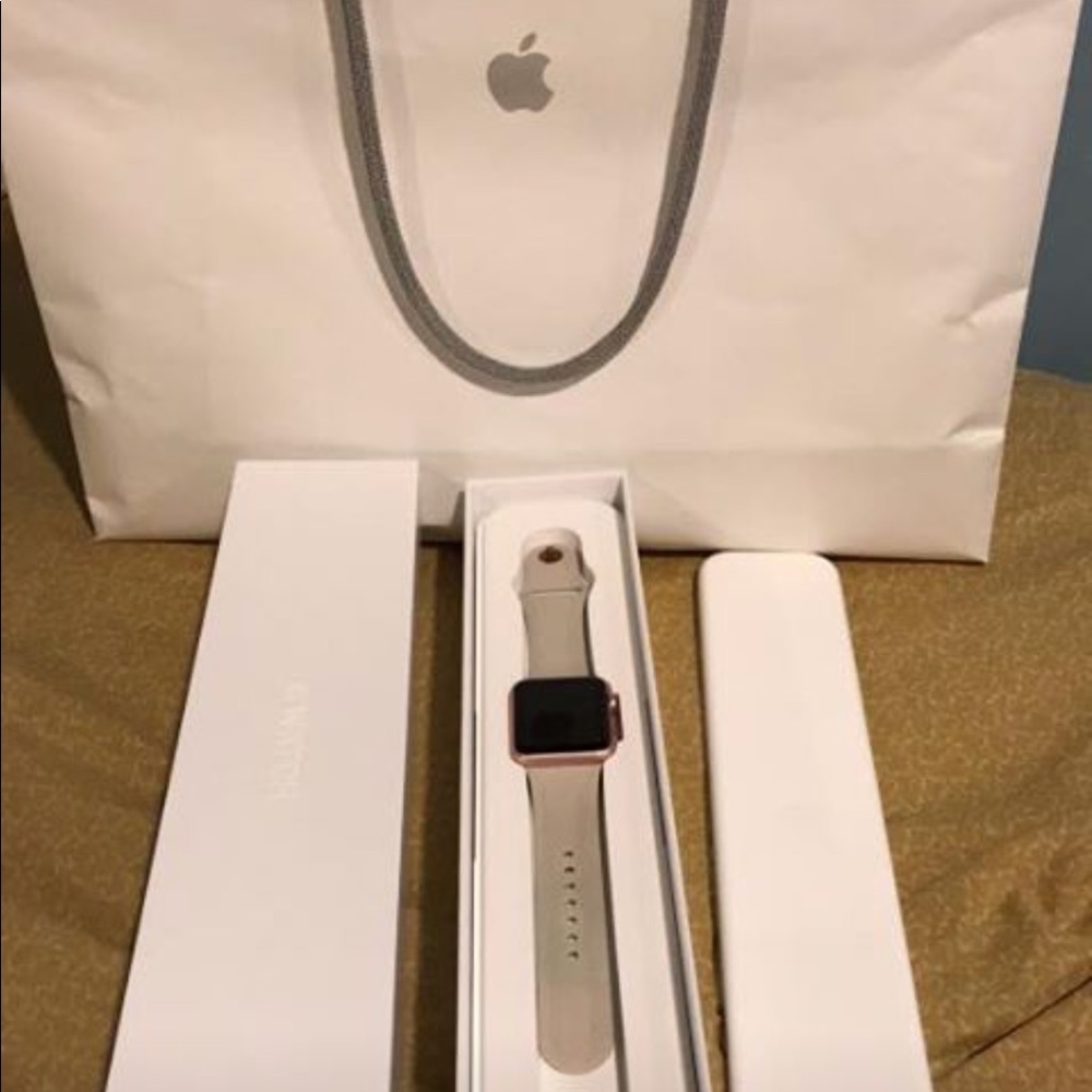 SOLD 🚫Apple Watch 42mm