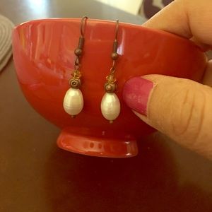 Pearl earings