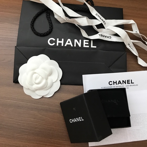 SOLD Chanel crystal CC earrings - Picture 3 of 7