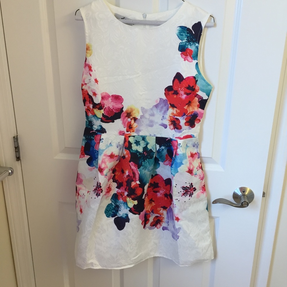 πHost Pickπ NWOT dress - Picture 1 of 3