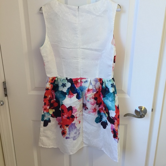 πHost Pickπ NWOT dress - Picture 2 of 3