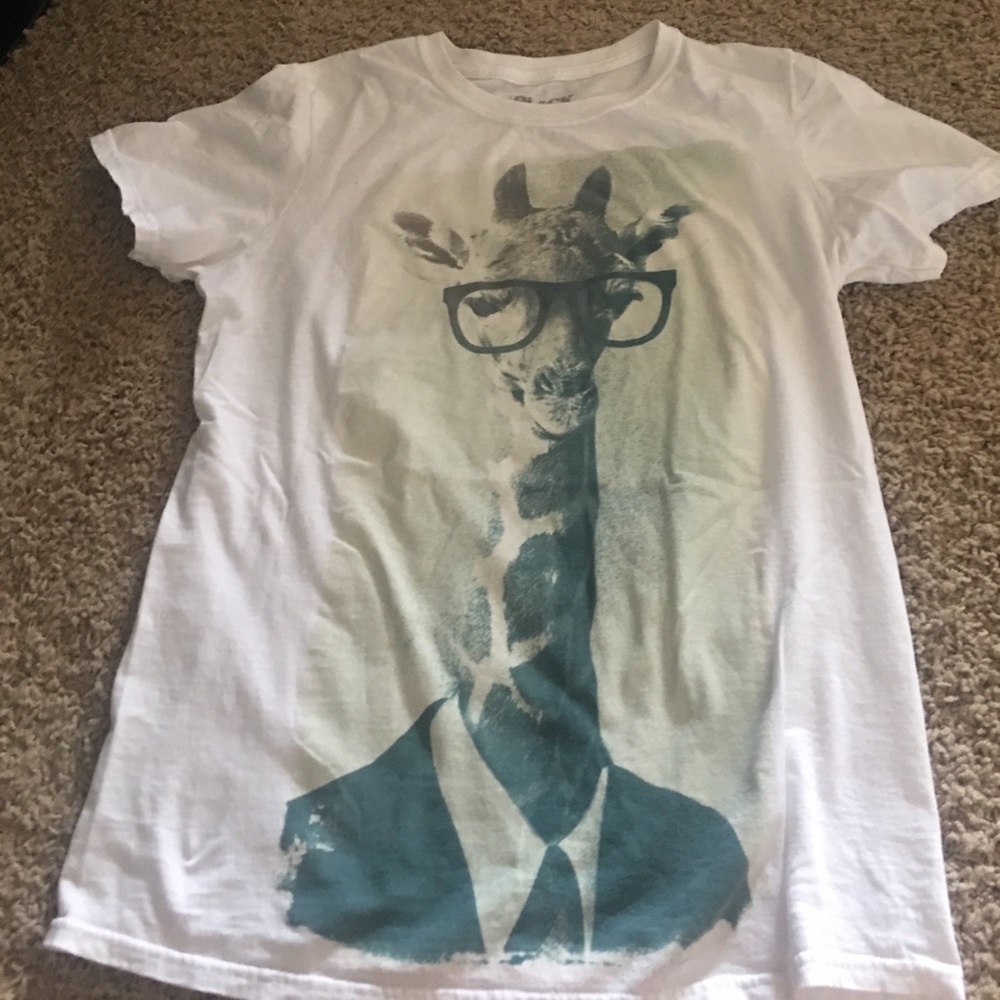 Giraffe tee