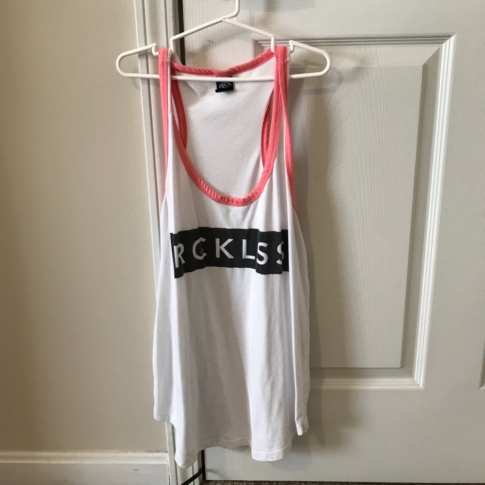 Graphic tank