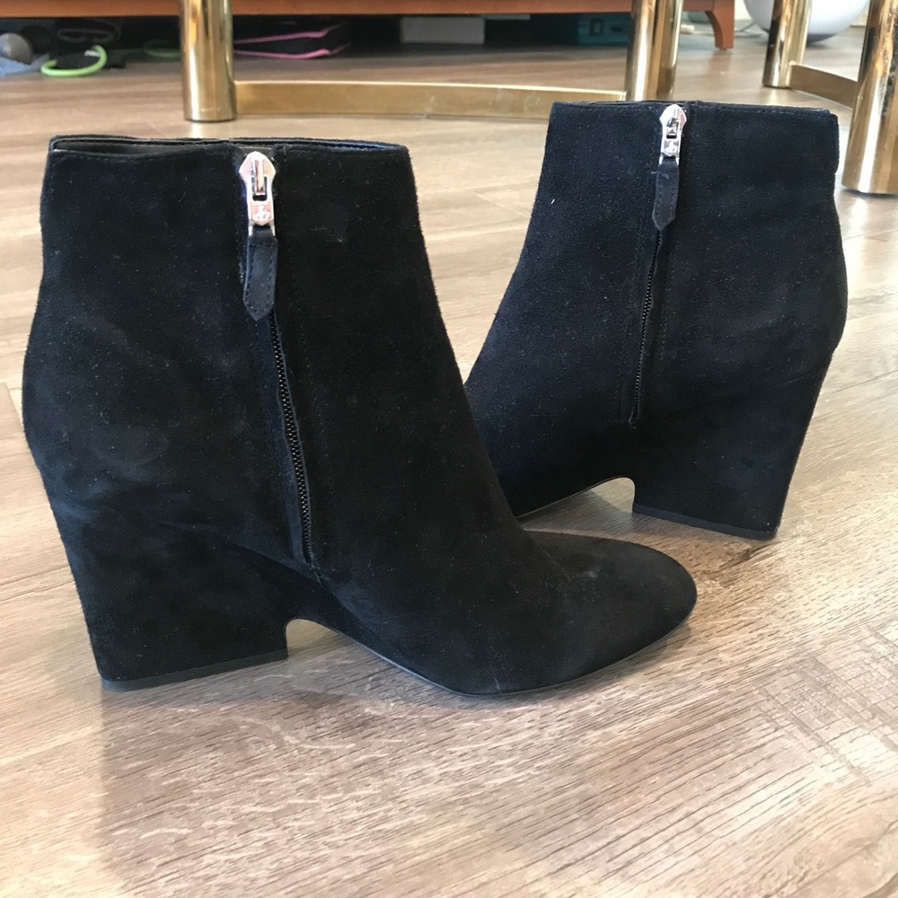 Sam Edelman black suede booties NWOT