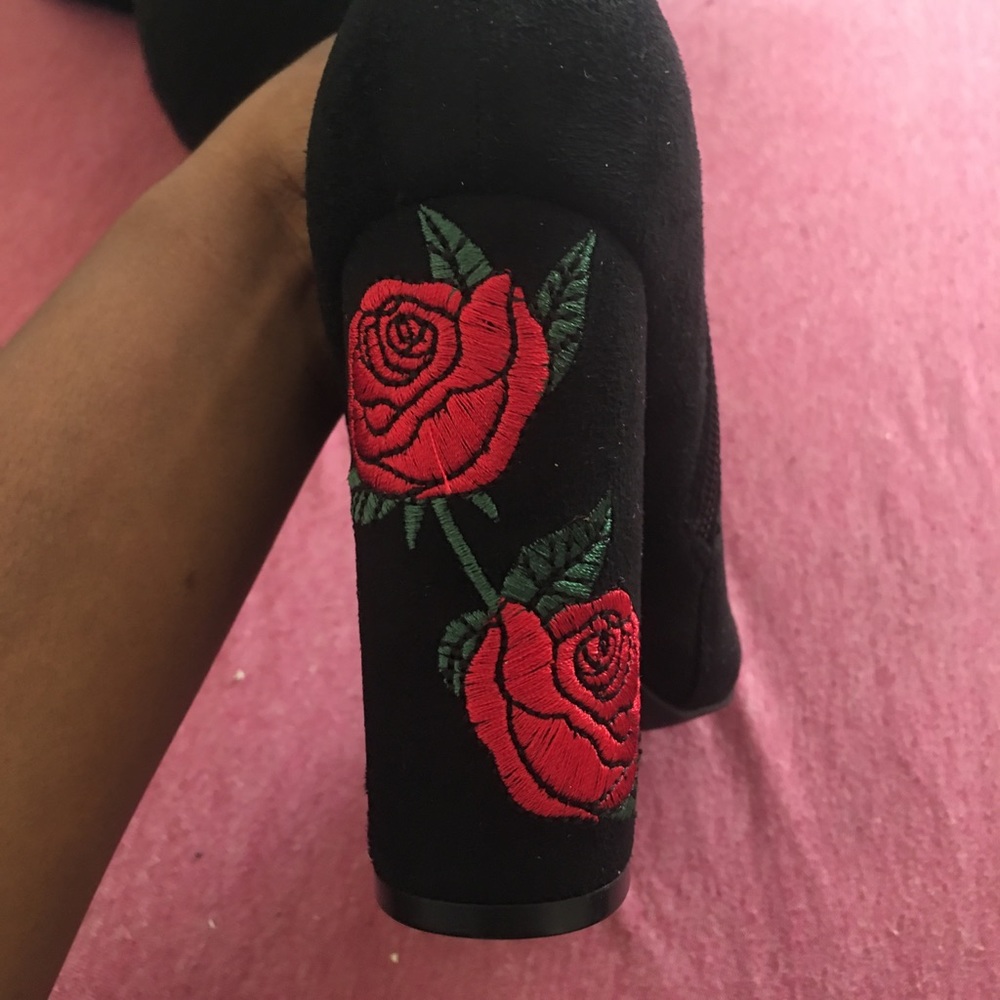 Black boots - Picture 3 of 4