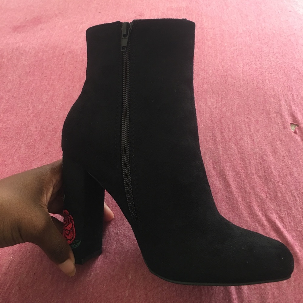 Black boots - Picture 4 of 4