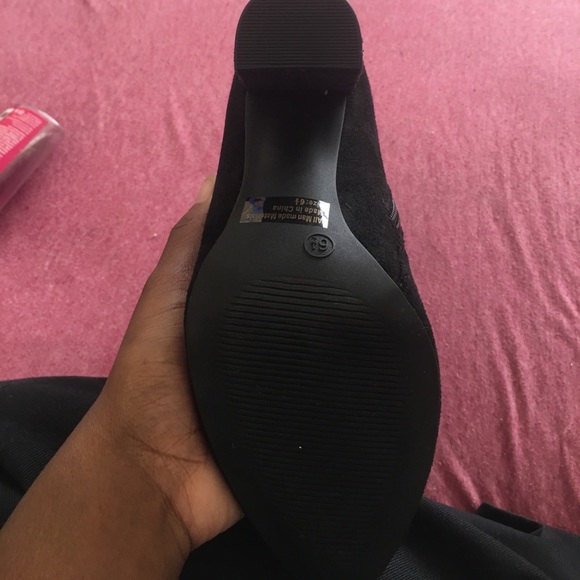 Black boots - Picture 2 of 4