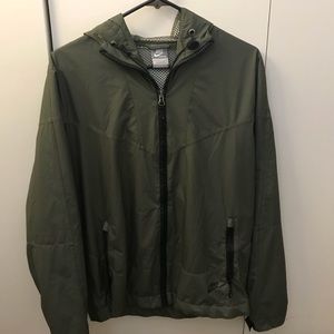 Nike men’s lightweight jacket