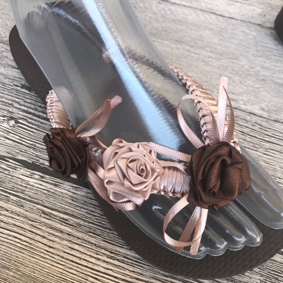 🌷 NEW Gorgeous Floral Havaianas Sandals - Picture 3 of 8