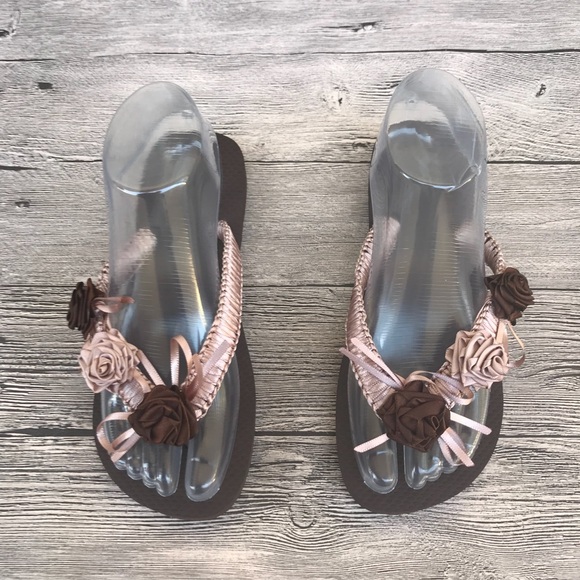 🌷 NEW Gorgeous Floral Havaianas Sandals - Picture 4 of 8