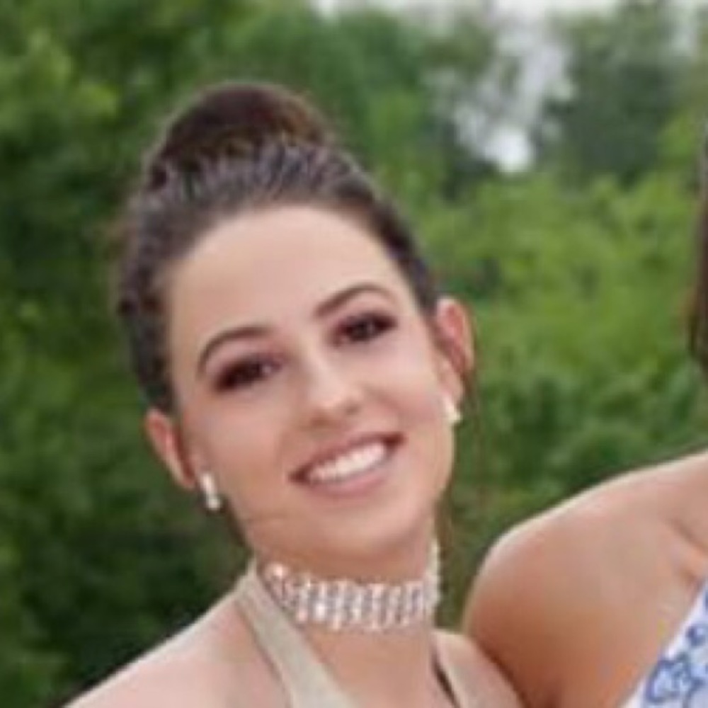 Meet your Posher, Olivia