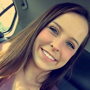 Meet your Posher, Katelyn