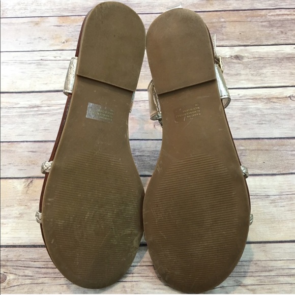 SOLD ☂️Sz 9M Steve Madden Gold Gladiator Sandals - Picture 4 of 8