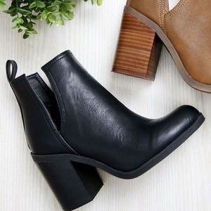 Lipstik Black Leather Cutout Boots