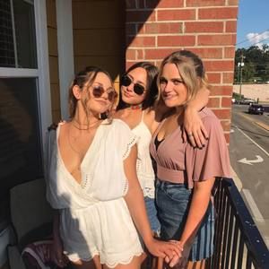 Meet your Posher, Casey