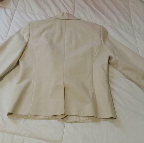 Ivory Blazer - Picture 2 of 3