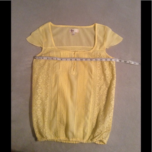 Cheery yellow top! - Picture 2 of 4