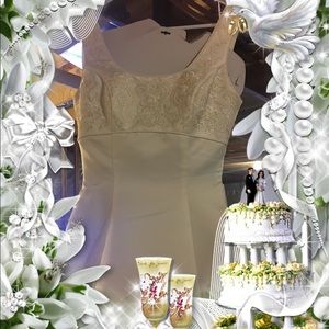 Gloria Vanderbilt wedding dress size 12