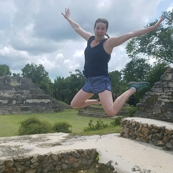 Meet your Posher, Elle - Picture 1 of 1