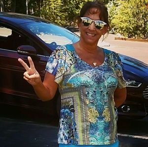 Meet your Posher, Valarie