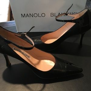 Manoli Blahnik Mary Jane pumps, 37
