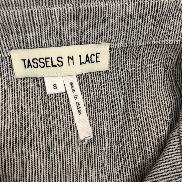 Juliet Lace Back Button Up Blouse - Picture 3 of 6