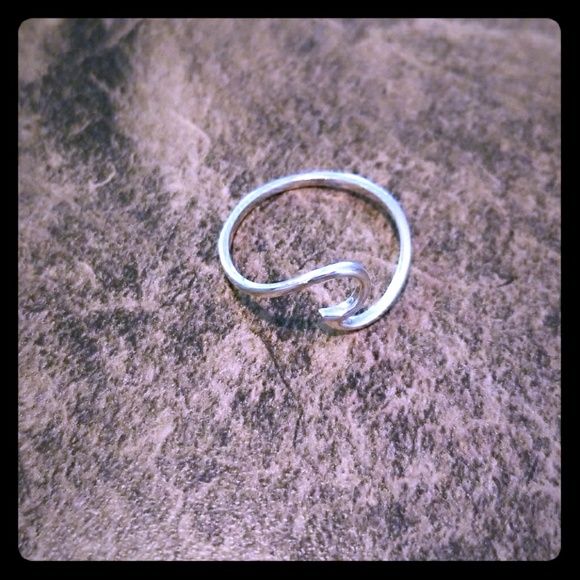 Pura Vida Jewelry - Pura Vida Wave Ring