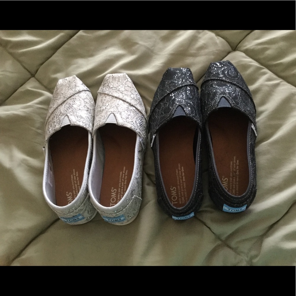 Toms size 6 1/2. NEVER WORN