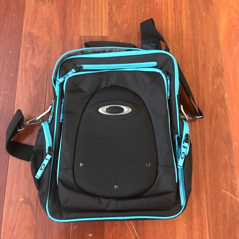 Oakley Vertical Laptop/Tablet bag