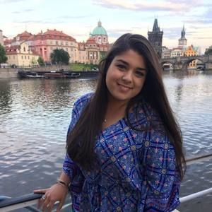 Meet your Posher, Olivia