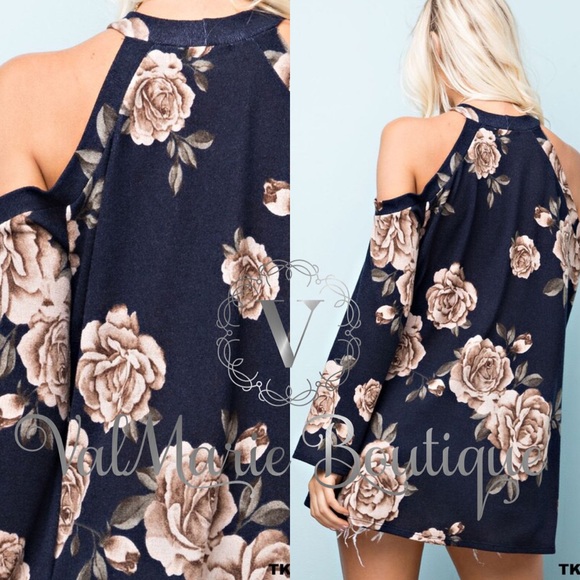 Gorgeous Navy Floral Knit top - Picture 3 of 3