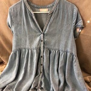 GORGEOUS JEAN TOP!