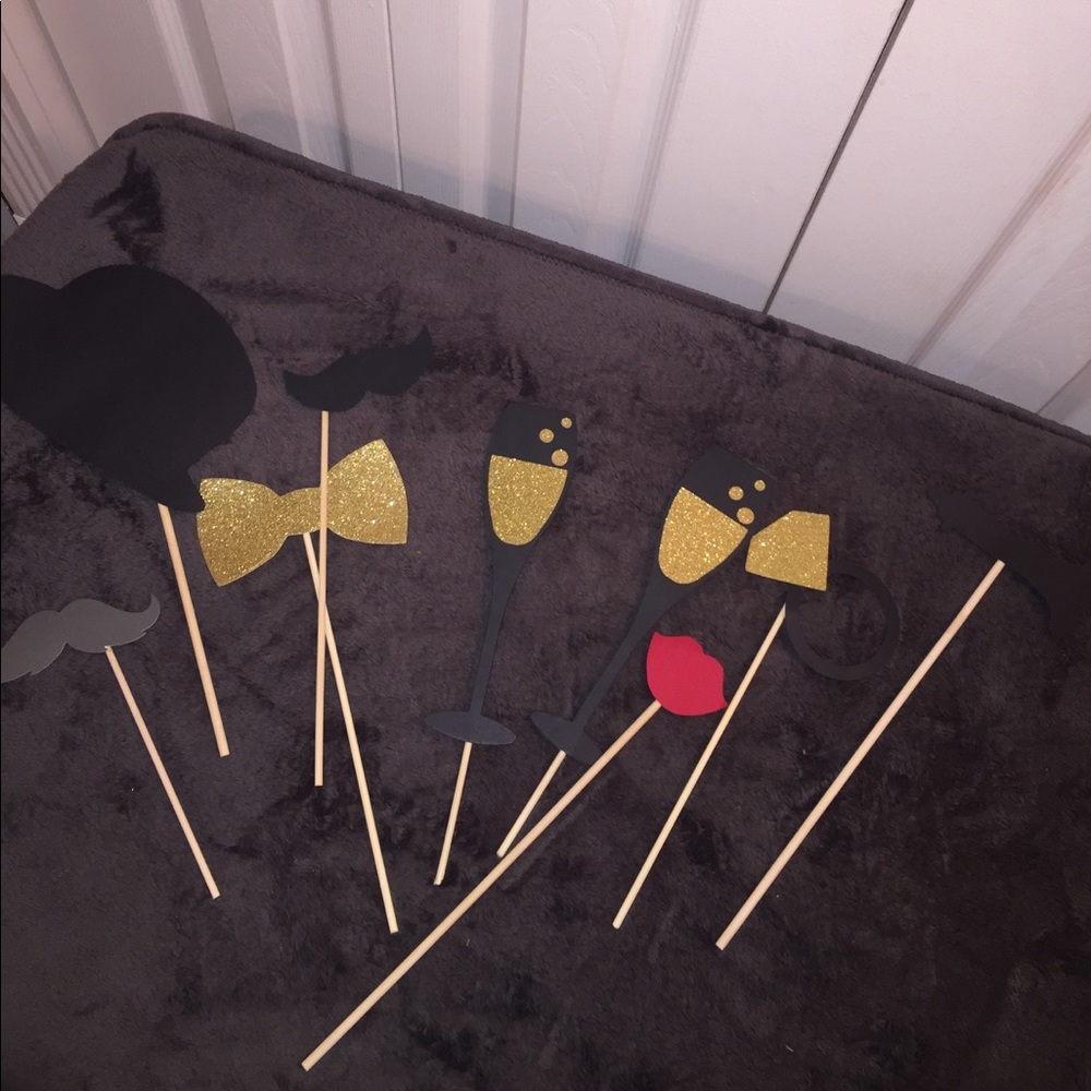 OFFERS?🛍 9 pc photo booth prop set