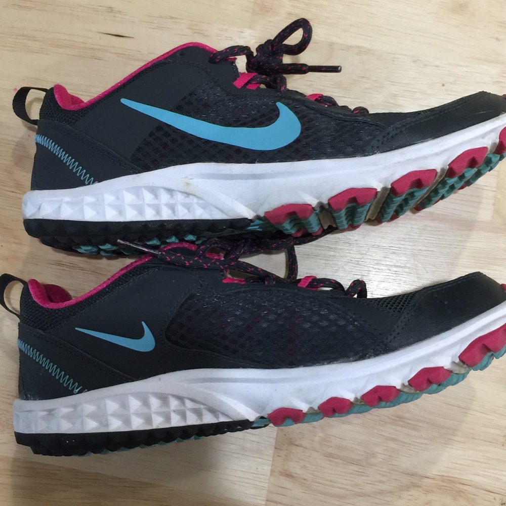 Nike Size 7 wild trail