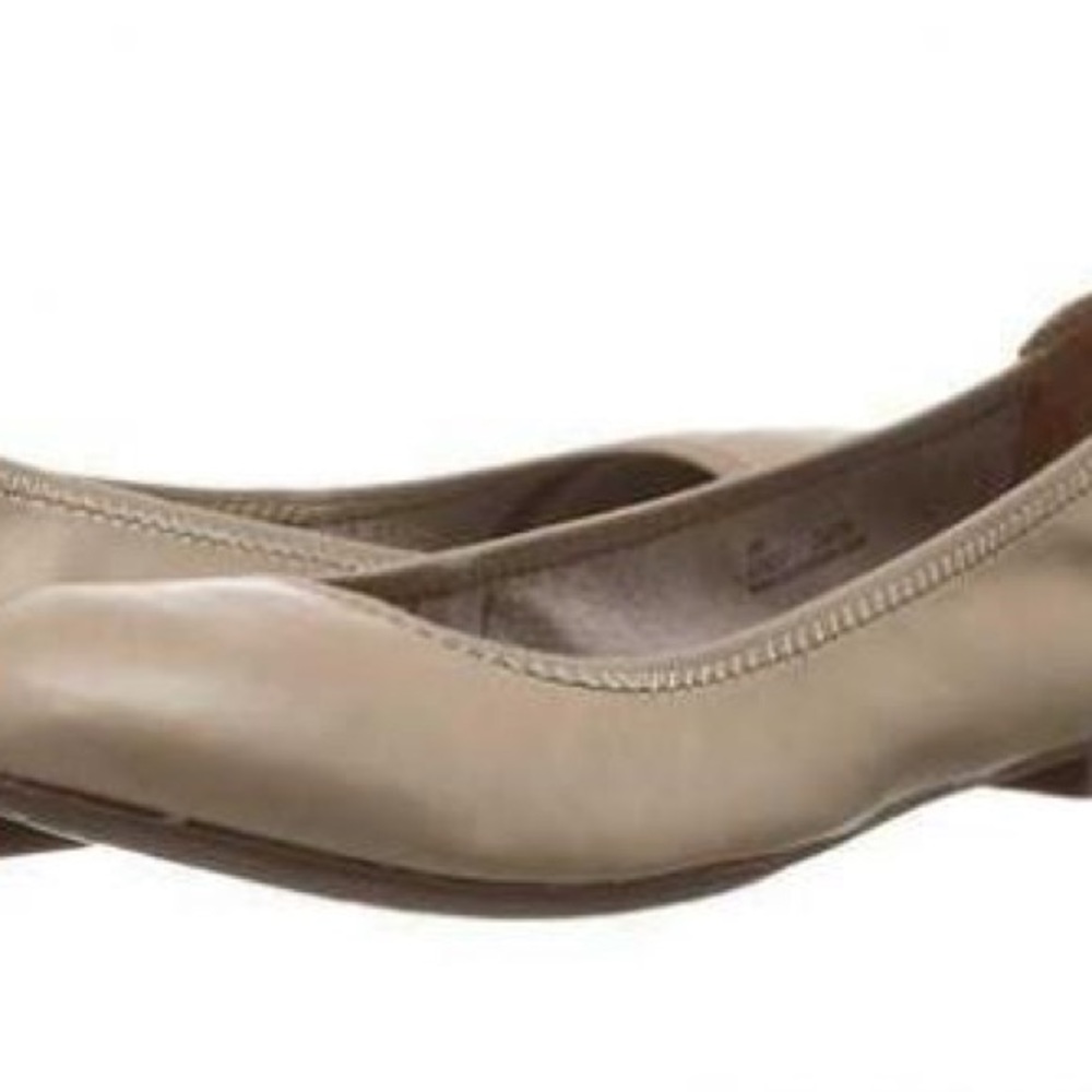 Born Julianne Ballet Flats Taupe