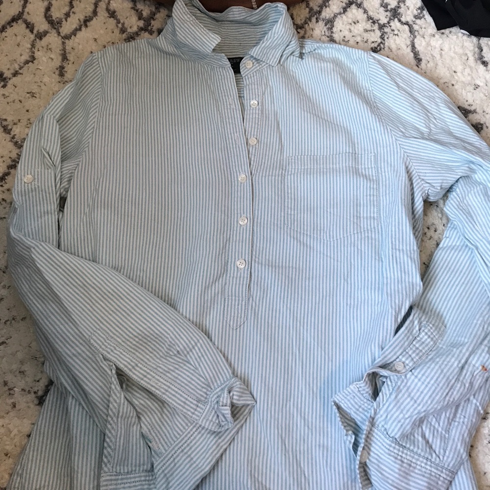 J.crew blue button top with tapered back