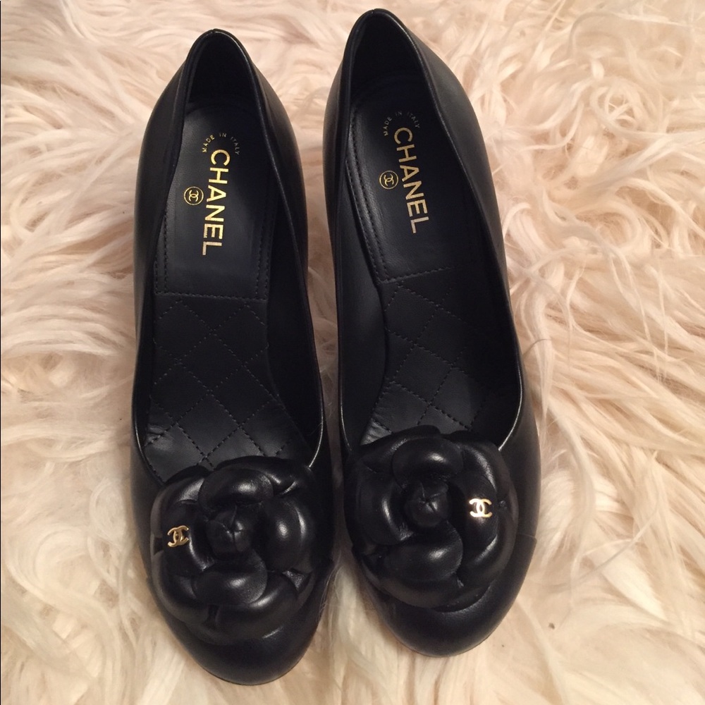 beautiful mint chanel pump