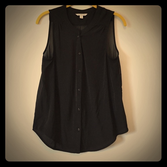 American Eagle Outfitters Tops - Sleeveless Button Down