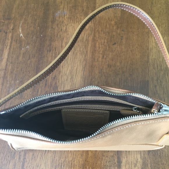 Coach small leather purse - Picture 2 of 7