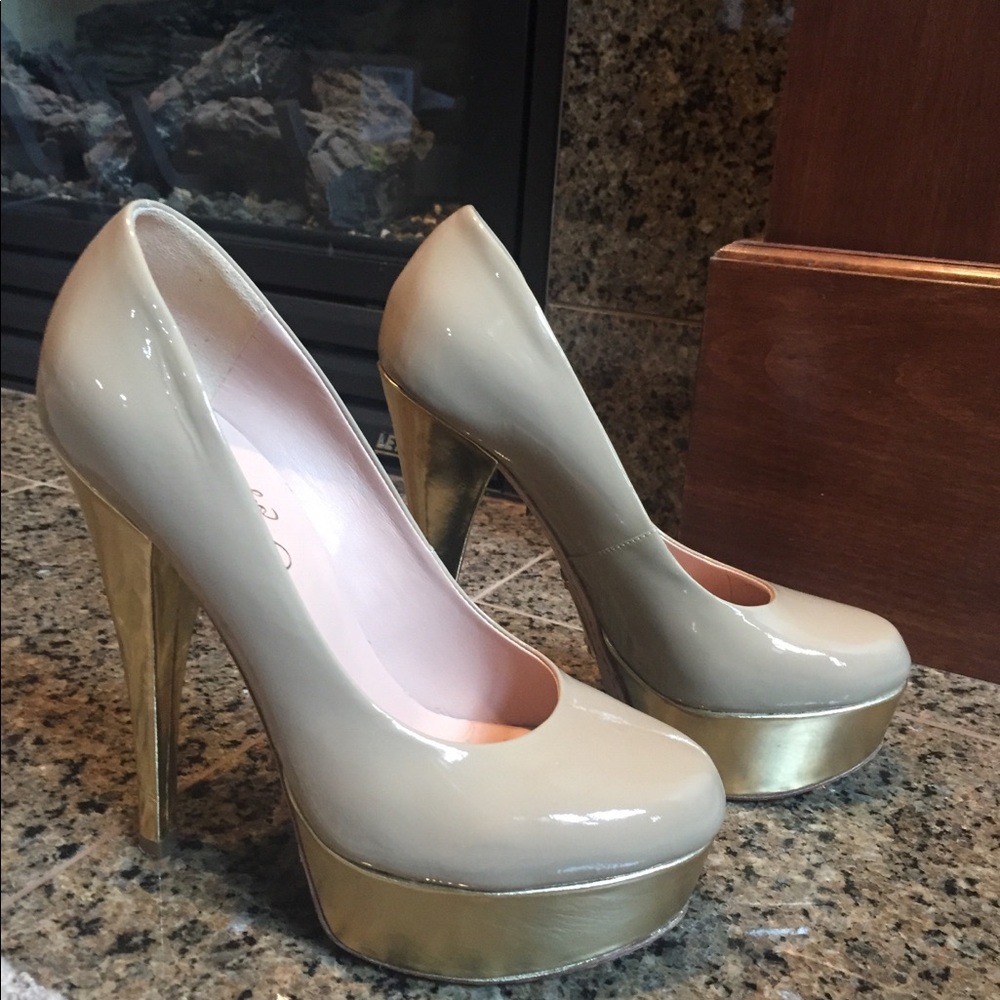 Alejandro Ingelmo Platform Pumps - image 2