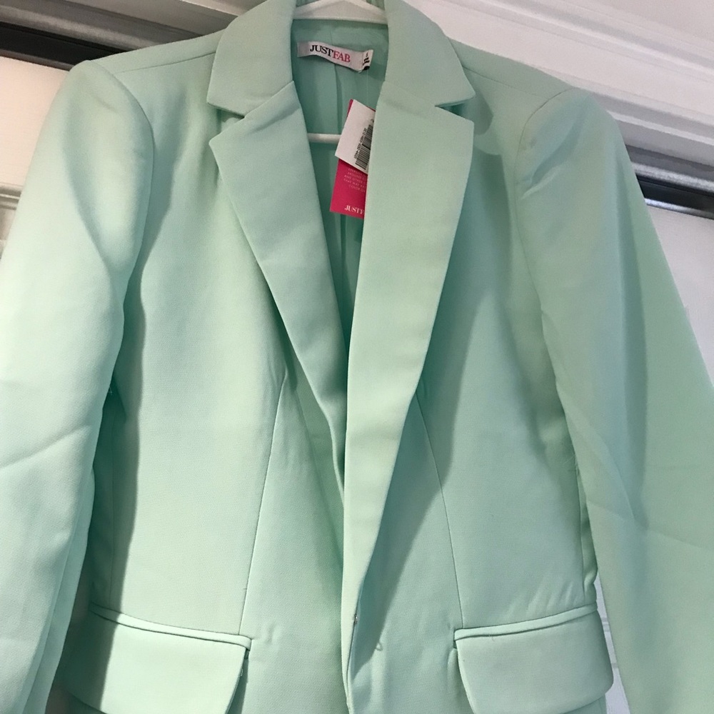 NWT size small JUST FAB BLAZER CLASP FRONT