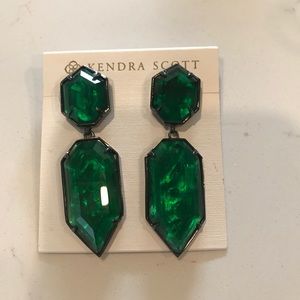 Kendra Scott emerald gunmetal perla earrings