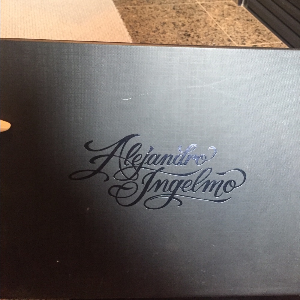 Alejandro Ingelmo Platform Pump - image 8